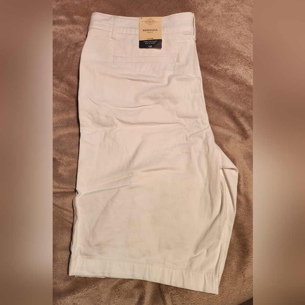 Women's White - Bermuda Shorts (Size 16)